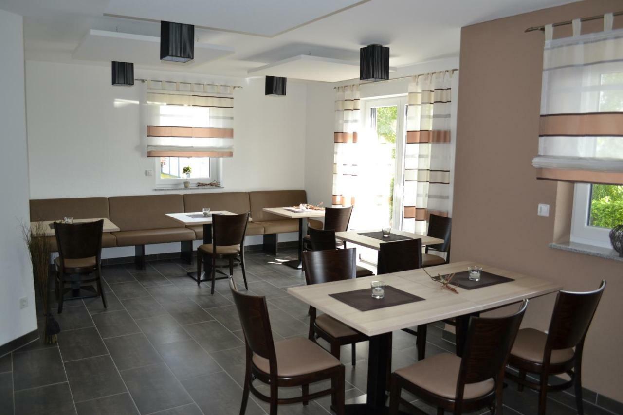 Gaestehaus Weingut Mathy-Schanz Osann-Monzel Екстер'єр фото